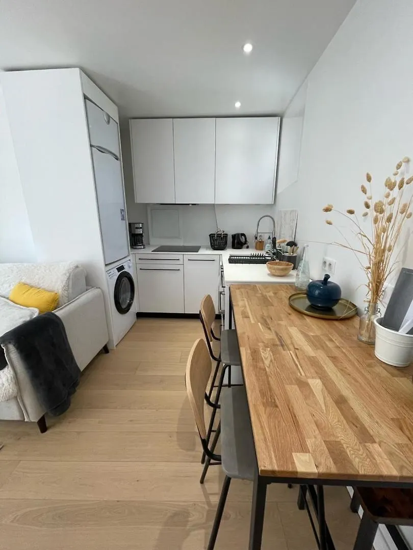 Hipster Paris North Apartment